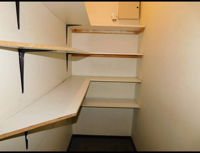 107M² OFFICE TO LET IN FERNDALE